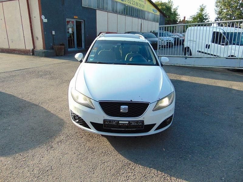 Weiß Gebraucht 2012 Seat Exeo Style Limousine | 2.999 € - Bild 1/4
