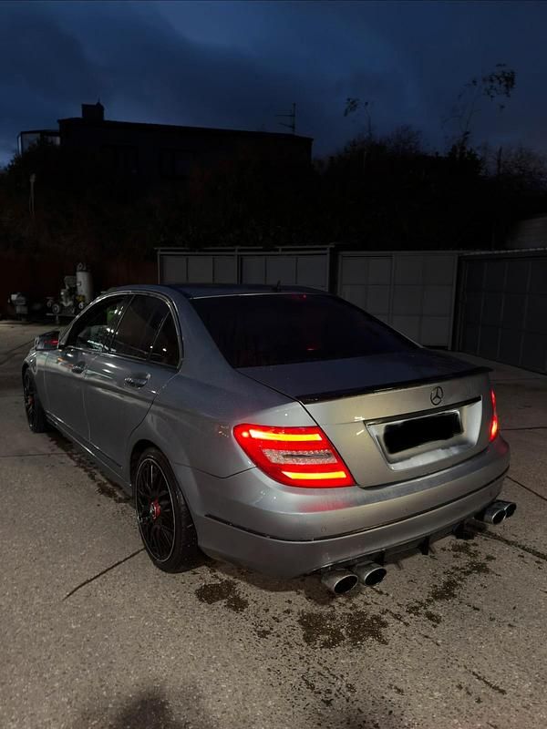 Grau Gebraucht 2013 Mercedes C180 Limousine | 9.000 € (Guter Preis) - Bild 1/4