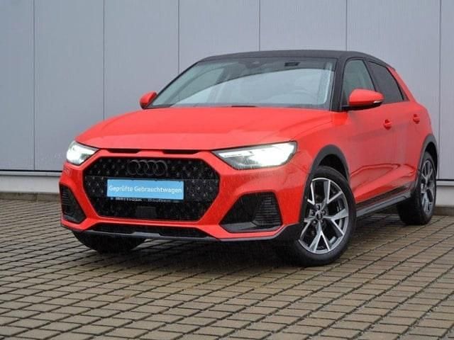 Gebraucht Audi A1 Ambiente 150 PS (110 kW) 2023 Misanorot perleffekt (metallic) SUV