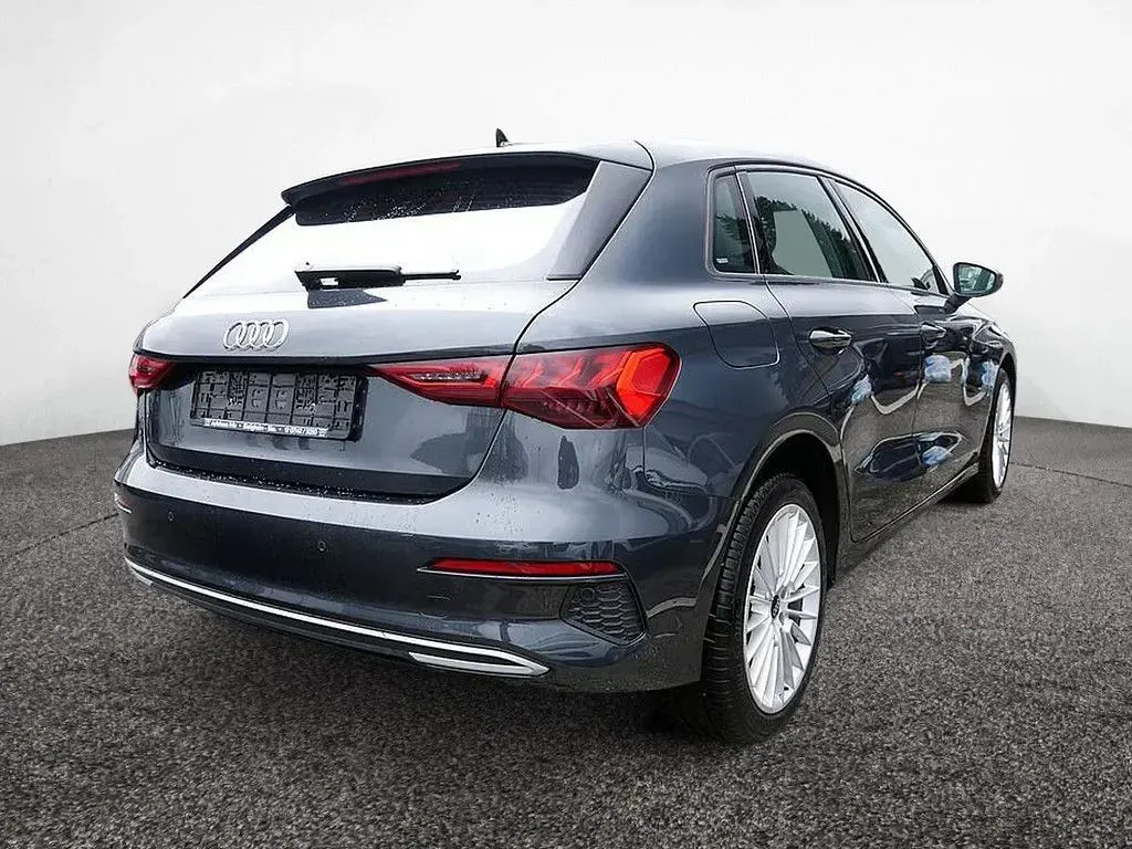 Gebraucht Audi A3 Advanced 150 PS (110 kW) 2022 Grau Limousine