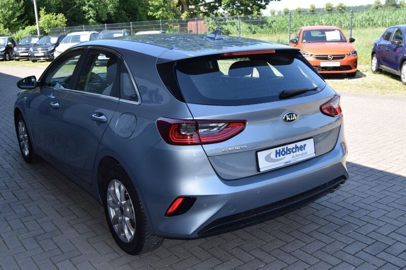 Gebraucht Kia Ceed 140 PS (102 kW) 2019 Silber Kleinwagen