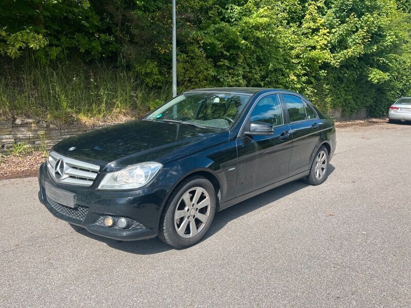 Schwarz Gebraucht 2011 Mercedes C200 Limousine | 4.000 € (Guter Preis) - Bild 1/4