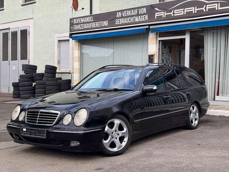 Schwarz Gebraucht 2002 Mercedes E240 Avantgarde Kombi | 1.480 € (Superpreis) - Bild 1/4
