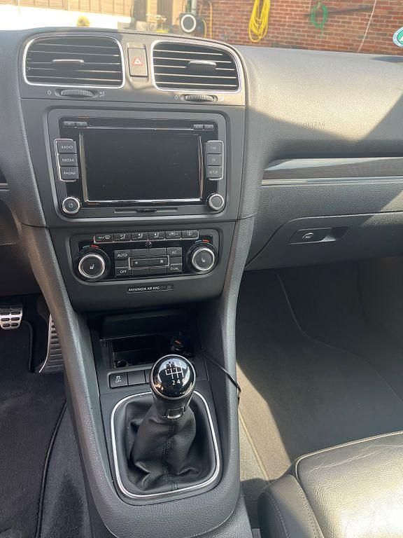 Gebraucht VW Golf Cabriolet 160 PS (117 kW) 2011 Weiß Cabrio