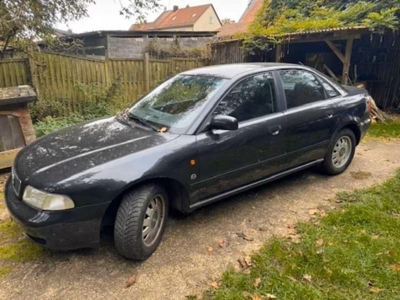 Schwarz Gebraucht 1996 Audi A4 Limousine | 1.190 € (Superpreis) - Bild 1/4