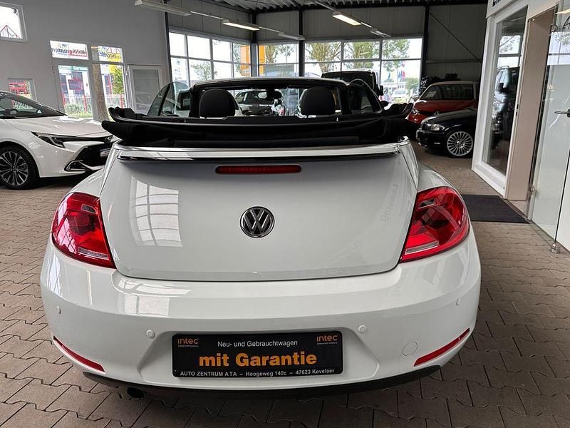 Gebraucht VW Beetle Cabriolet Basis 110 PS (80 kW) 2015 Weiß Cabrio
