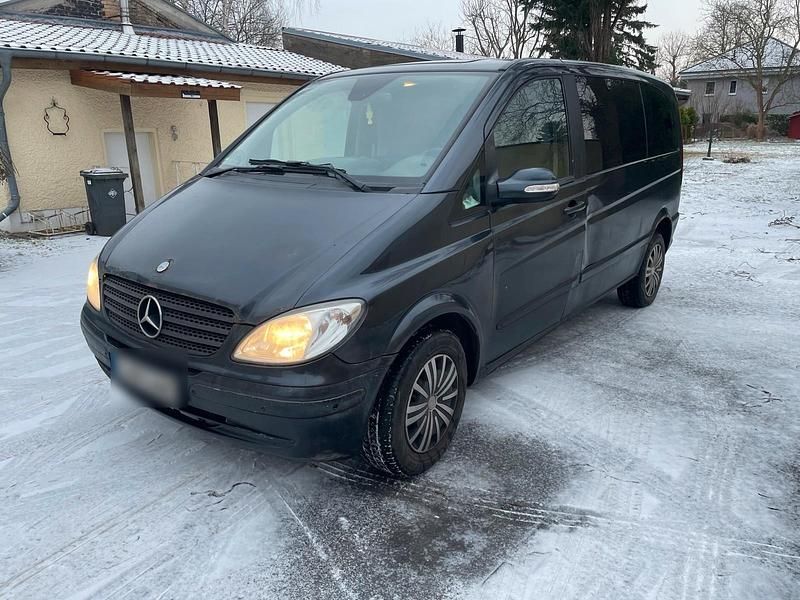Grau Gebraucht 2006 Mercedes Viano Van / Kleinbus | 2.000 € - Bild 1/4