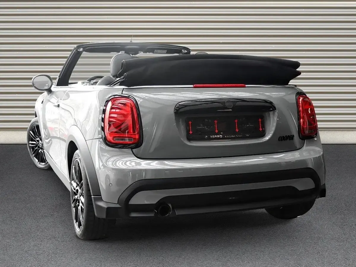 Gebraucht Mini Cooper Cabriolet 136 PS (100 kW) 2022 Moonwalk grey () Cabrio