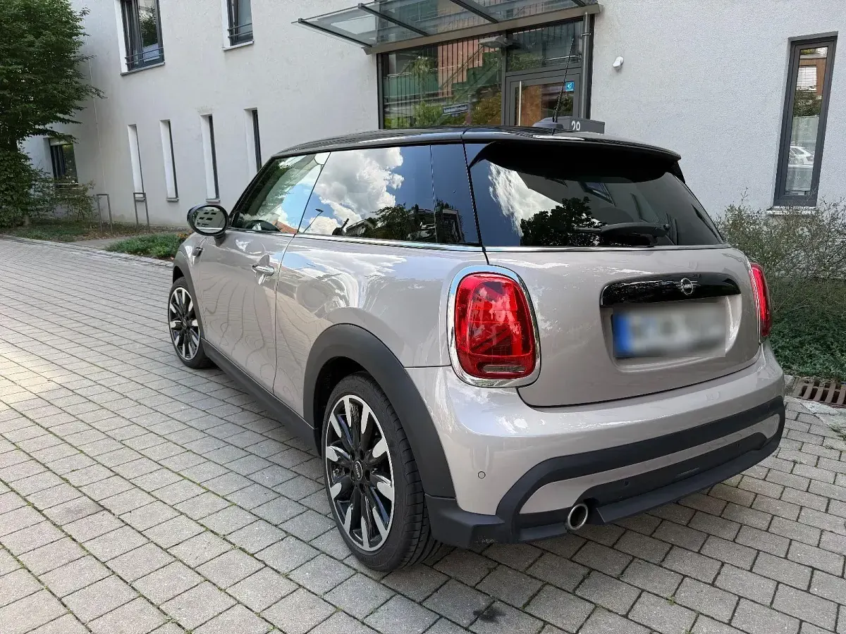 Gebraucht Mini Cooper Classic 136 PS (100 kW) 2023 Silber Kleinwagen