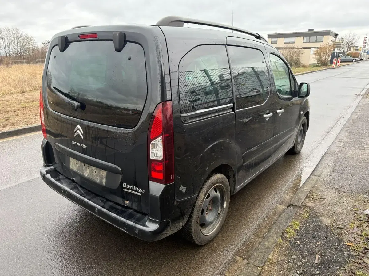 Gebraucht Citroën Berlingo SELECTION 99 PS (72 kW) 2016 Schwarz Van / Kleinbus