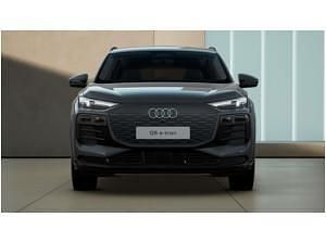 Gebraucht Audi Q6 e-tron Comfort 185 kW (252 PS) 2025 Grau (magnetgrau) SUV