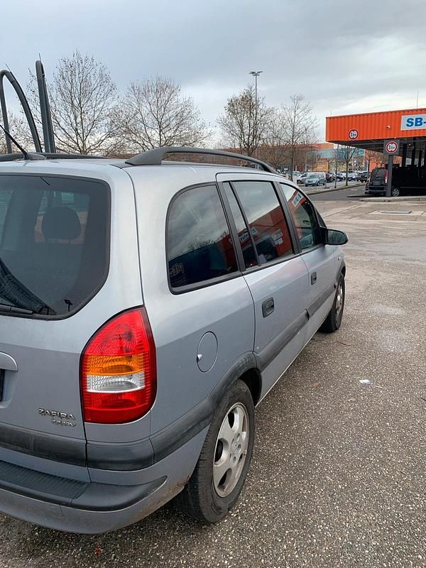 Gebraucht Opel Zafira 2003 Silber Van / Kleinbus