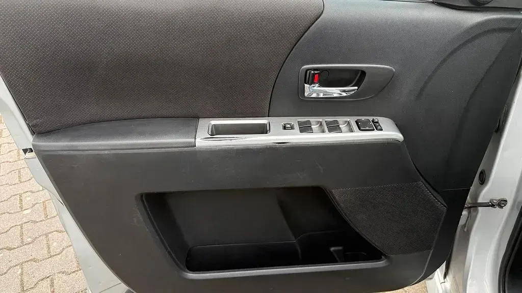 Gebraucht Mazda 5 Active Plus 145 PS (106 kW) 2010 Silber Van / Kleinbus