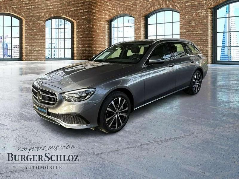 Metalliclack selenitgrau Gebraucht 2022 Mercedes E300 Avantgarde Kombi | 31.900 € (Fairer Preis) - Bild 1/4