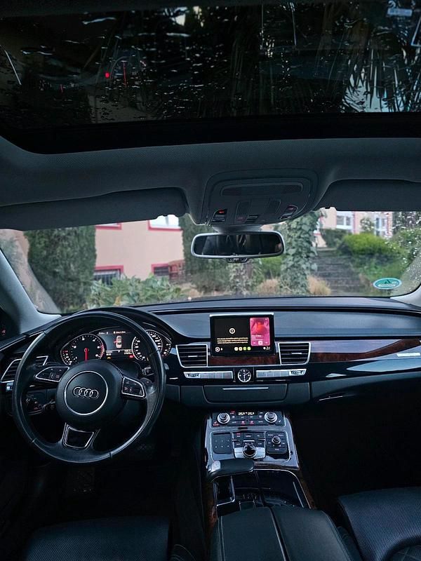 Second-hand Audi A8 306 CP (225 kW) 2013 Maro Berlinǎ