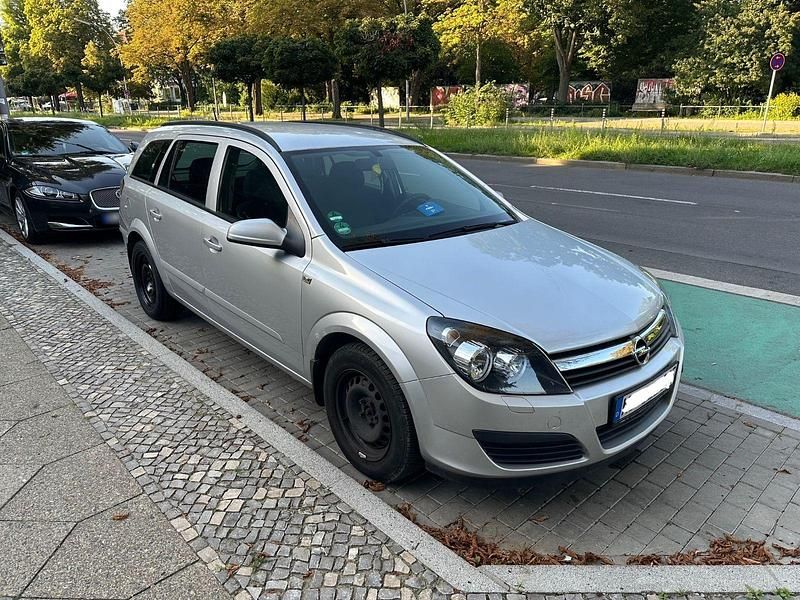 Second-hand Opel Astra 105 CP (77 kW) 2005 Argintiu Break