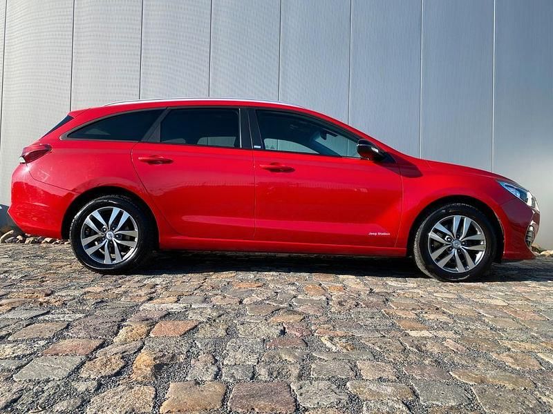 Gebraucht Hyundai i30 YES! 140 PS (102 kW) 2019 Rot Kombi