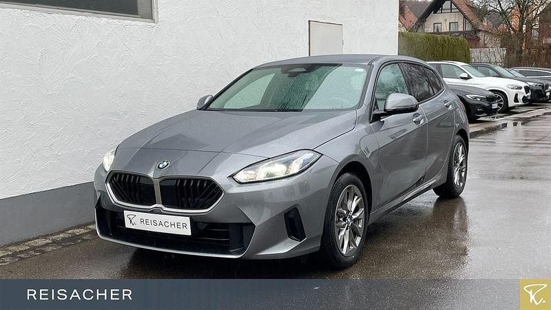 Grau Neu 2025 BMW 120 Kleinwagen | 34.499 € (Fairer Preis) - Bild 1/4