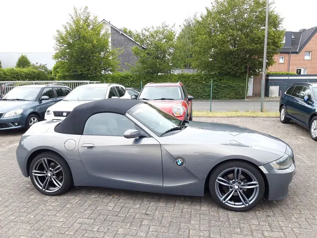 Gebraucht BMW Z4 150 PS (110 kW) 2007 Grau Cabrio