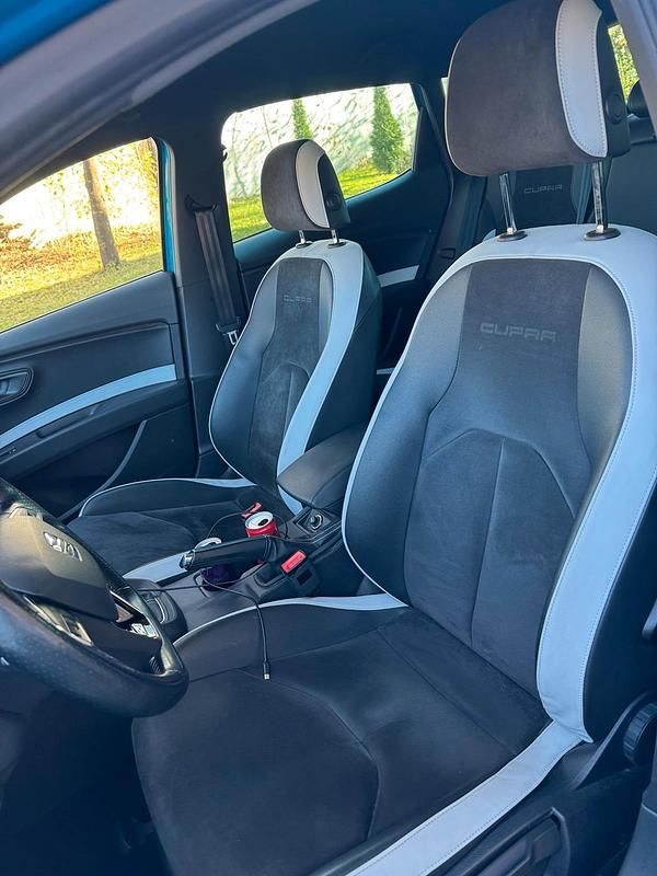 Gebraucht Seat Leon CUPRA 265 PS (194 kW) 2015 Blau Limousine