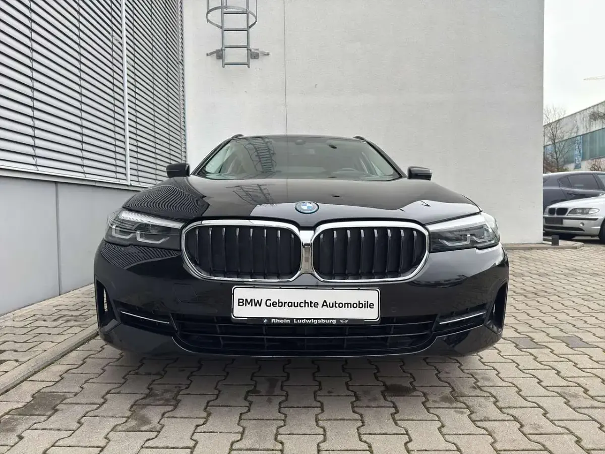 Gebraucht BMW 530e 292 PS (214 kW) 2022 Schwarz Limousine
