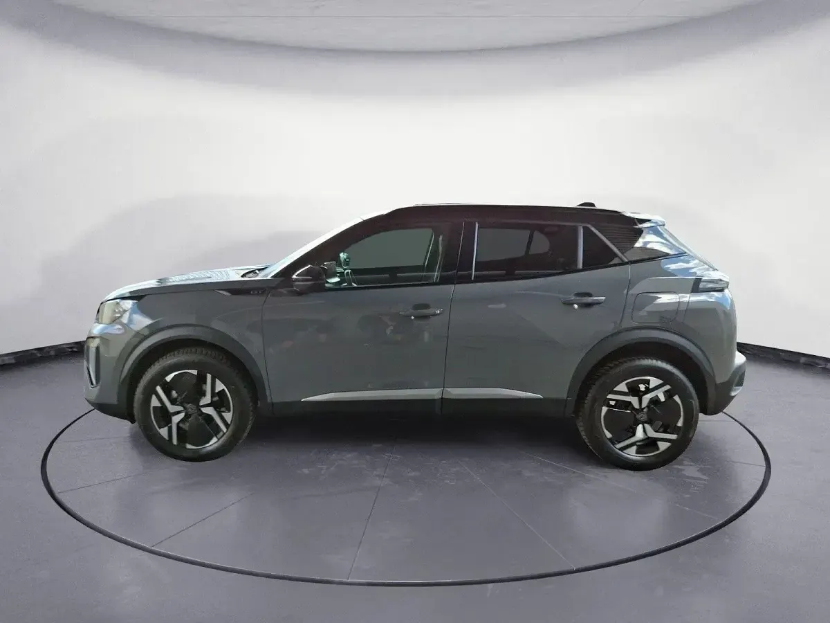 Gebraucht Peugeot 2008 GT 131 PS (96 kW) 2024 Grau SUV