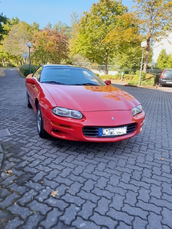 Rot Gebraucht 2001 Chevrolet Camaro Coupé | 13.900 € - Bild 1/4