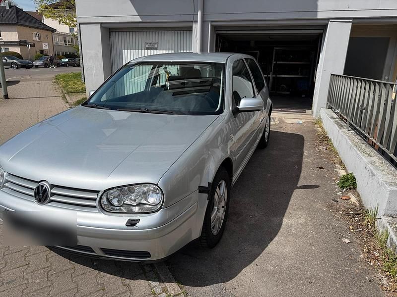 Second-hand VW Golf 75 CP (55 kW) 2003 Argintiu Coupe