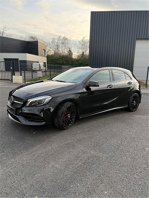 Schwarz Gebraucht 2016 Mercedes A180 AMG line Kleinwagen | 14.999 € (Fairer Preis) - Bild 1/4