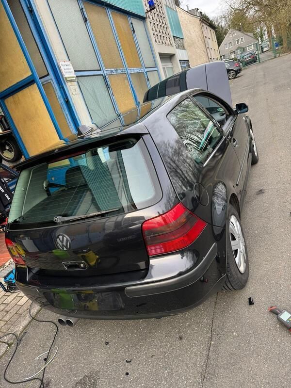 Schwarz Gebraucht 2002 VW Golf IV Coupé | 1.000 € (Guter Preis) - Bild 1/4