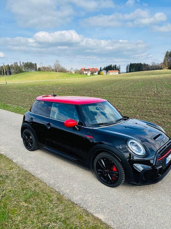 Schwarz Gebraucht 2023 Mini John Cooper Works Kleinwagen | 29.800 € (Superpreis) - Bild 1/4