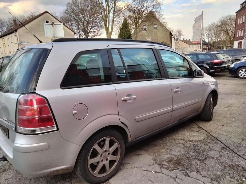 Gebraucht Opel Zafira Edition 140 PS (102 kW) 2006 Silber Van / Kleinbus