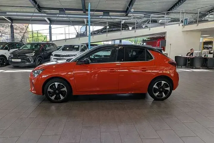 Gebraucht Opel Corsa-e Elegance 100 kW (136 PS) 2023 Orange Kleinwagen