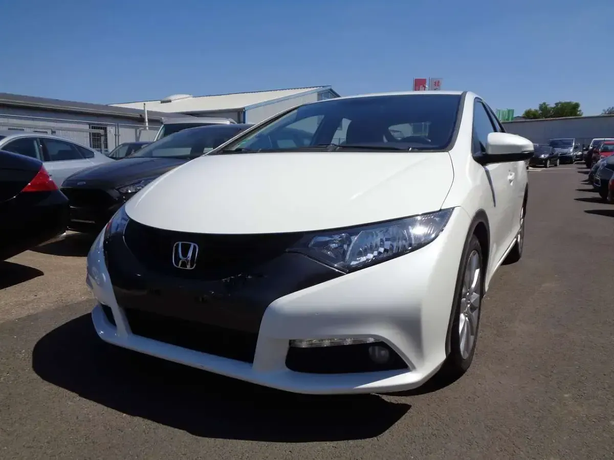Gebraucht Honda Civic Sport 99 PS (72 kW) 2013 White orchid p. Kleinwagen