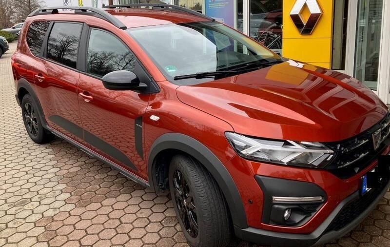 Braun Gebraucht 2022 Dacia Jogger Extreme Kombi | 16.900 € (Superpreis) - Bild 1/4