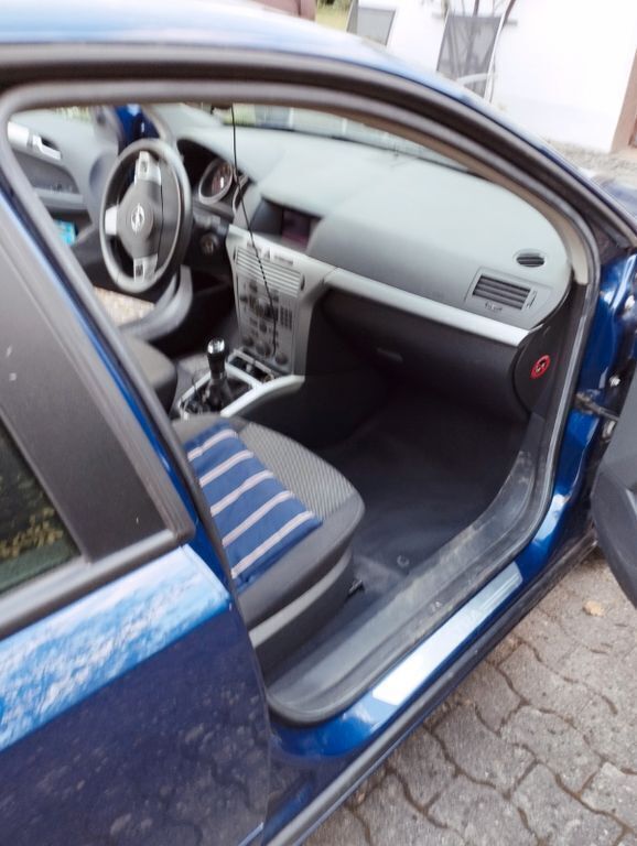 Gebraucht Opel Astra Sport 105 PS (77 kW) 2007 Blau Limousine