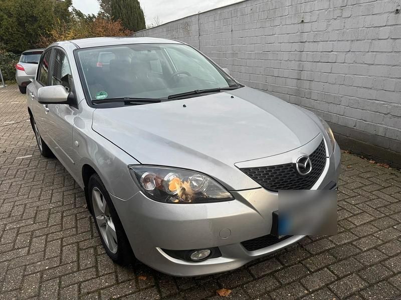 Silber Gebraucht 2006 Mazda 3 Limousine | 3.500 € (Fairer Preis) - Bild 1/4