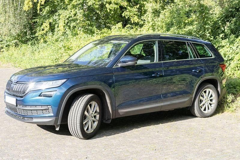 Blau Gebraucht 2018 Skoda Kodiaq Style SUV | 21.900 € (Superpreis) - Bild 1/4