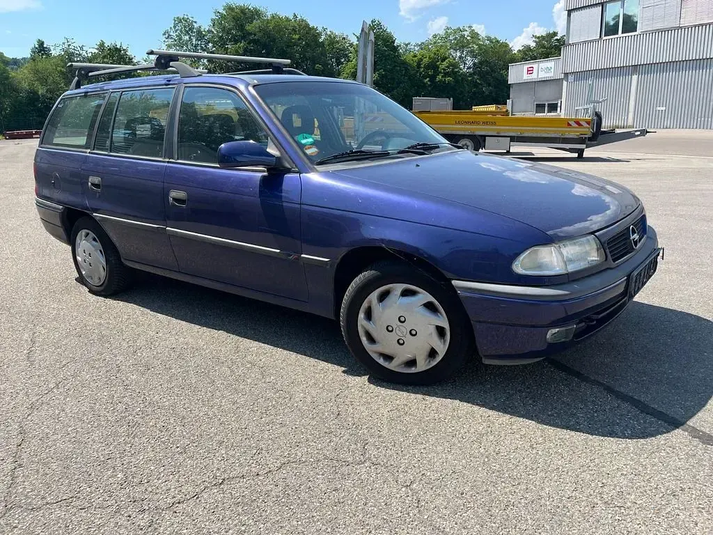 Gebraucht Opel Astra Cabriolet 75 PS (55 kW) 1997 Violett Cabrio