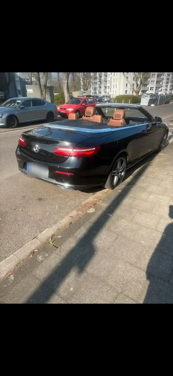 Gebraucht Mercedes E220 194 PS (142 kW) 2018 Schwarz Cabrio