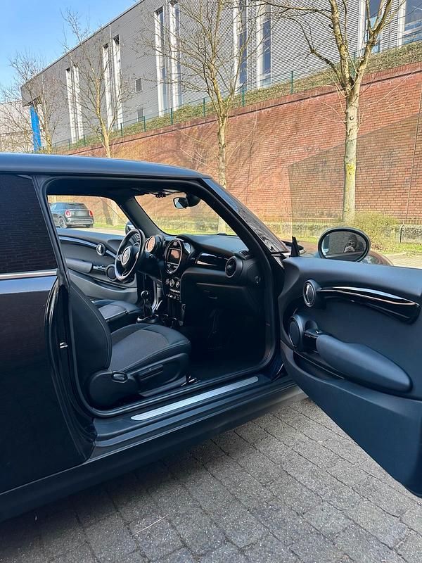 Gebraucht Mini ONE 75 PS (55 kW) 2017 Schwarz Kleinwagen