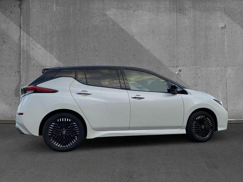 Gebraucht Nissan Leaf 360º 110 kW (150 PS) 2023 Pearl white/black m Kleinwagen