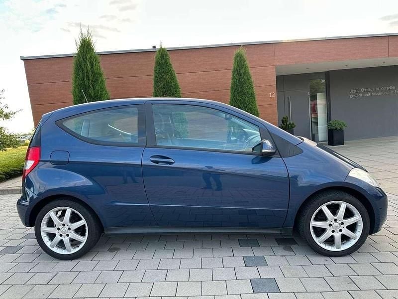 Blau Gebraucht 2007 Mercedes A150 Limousine | 2.450 € (Superpreis) - Bild 1/4