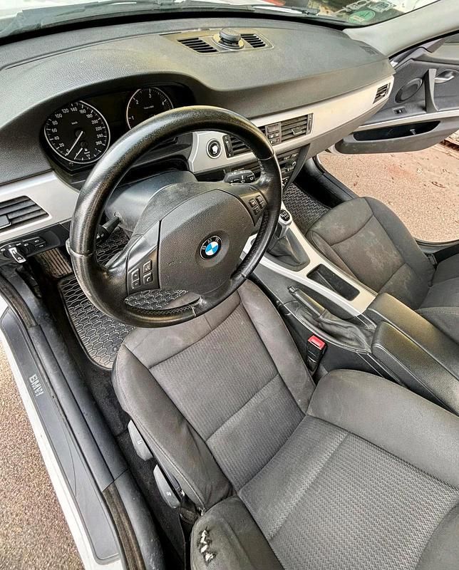 Gebraucht BMW 320 184 PS (135 kW) 2009 Weiß Kombi