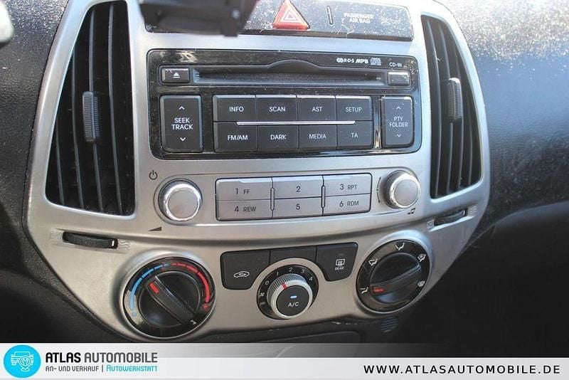 Gebraucht Hyundai i20 Edition 86 PS (63 kW) 2012 Ember gray Kleinwagen