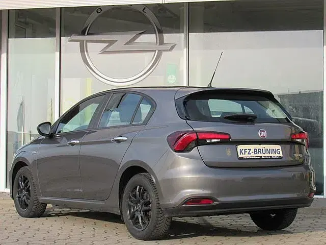 Gebraucht Fiat Tipo Pop 95 PS (69 kW) 2018 Grau Kleinwagen