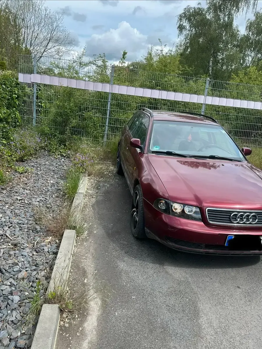 Gebraucht Audi A4 125 PS (91 kW) 1998 Rot Kombi