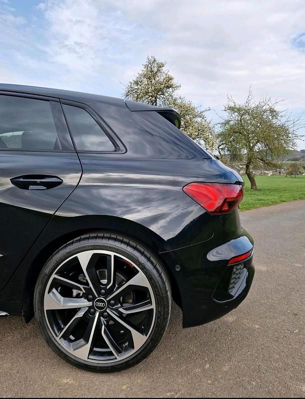 Gebraucht Audi A3 S-Line 150 PS (110 kW) 2023 Schwarz Limousine