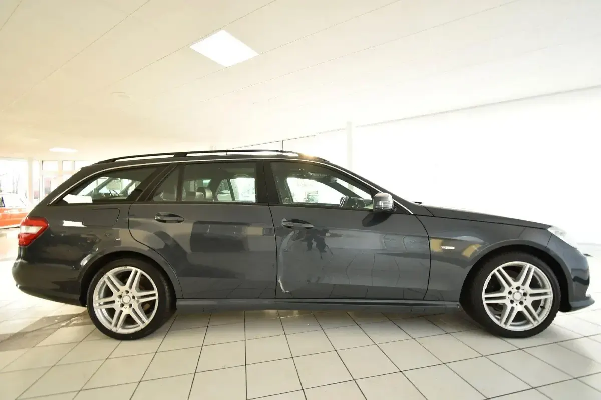 Gebraucht Mercedes E200 184 PS (135 kW) 2010 Grau Kombi