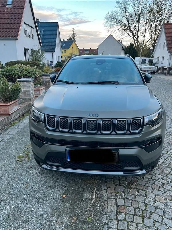 Gebraucht Jeep Compass 180 PS (132 kW) 2022 Grün SUV